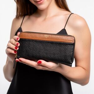 FOSSIL Wallet Black Brown Leather Zip Around Women's